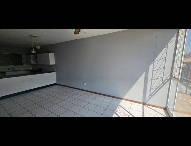 2 BEDROOM TOWNHOUSE FOR SALE IN NEW REDRUTH